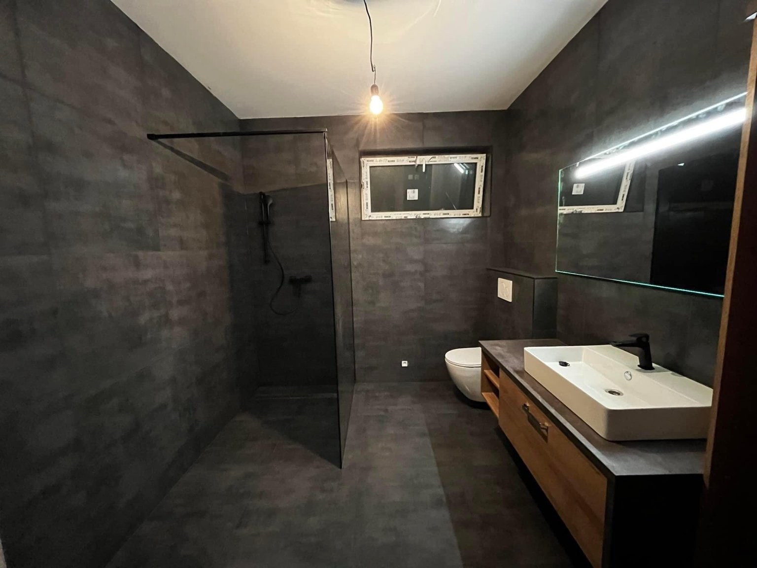 Realizácia kúpeľne Effective - Rekonštrukcie & Kúpeľne