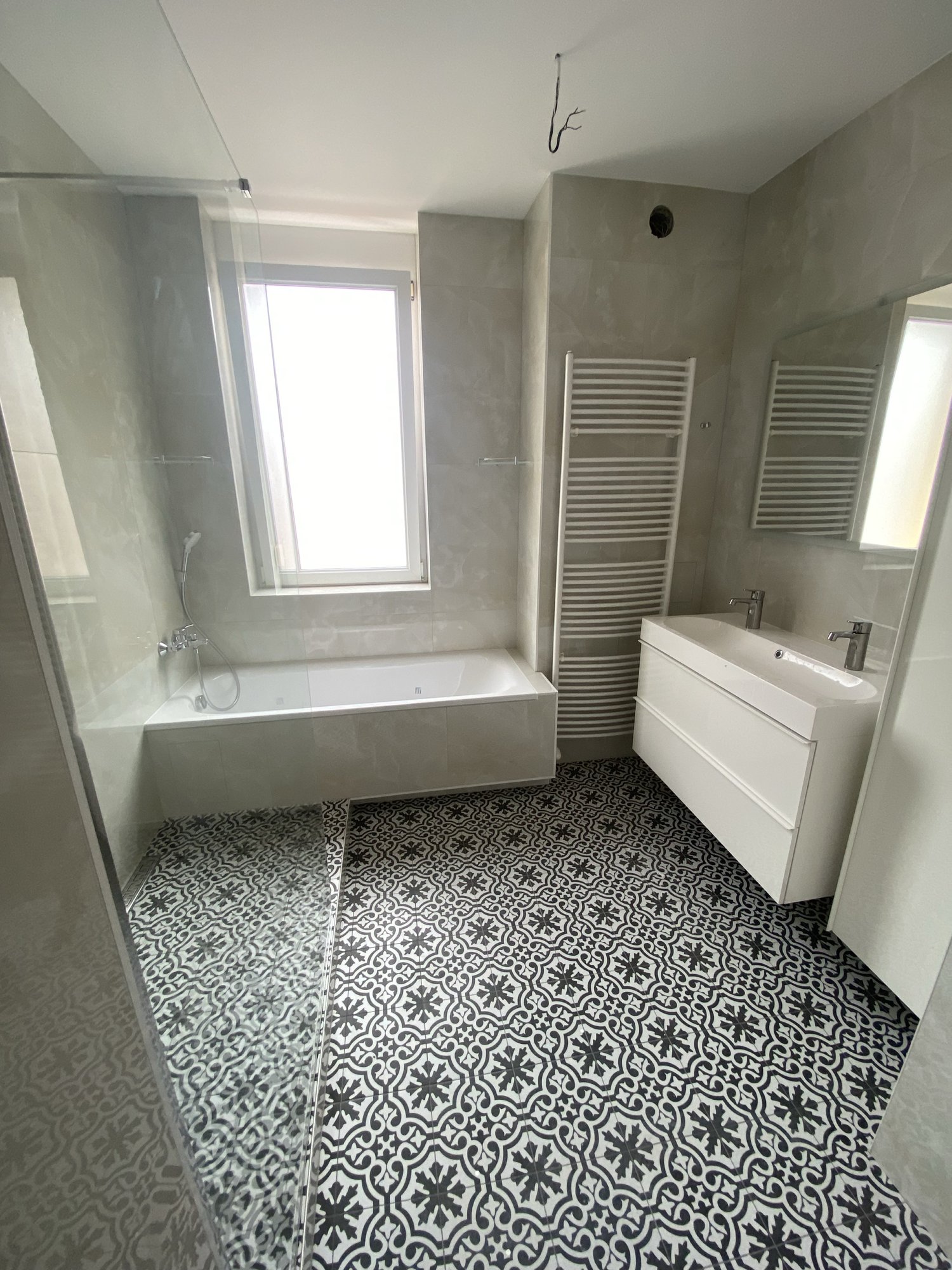 Realizácia kúpeľne Effective - Rekonštrukcie & Kúpeľne