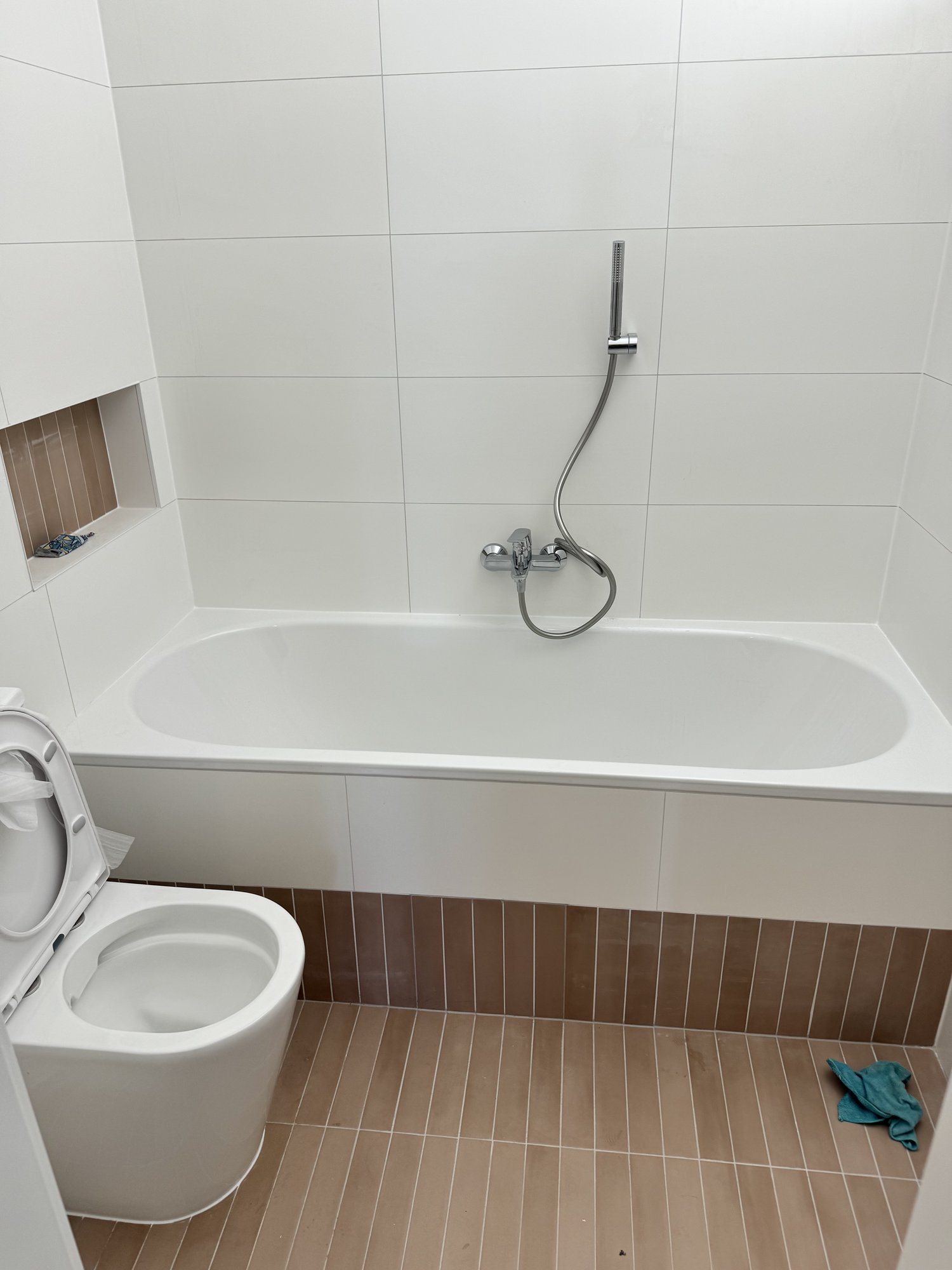 Realizácia kúpeľne Effective - Rekonštrukcie & Kúpeľne